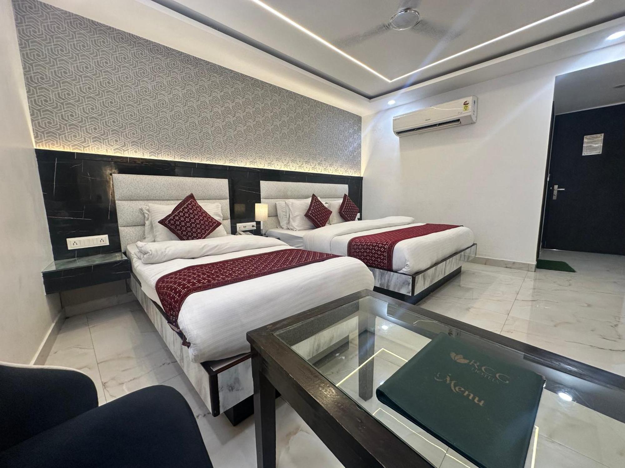 Hotel Krishna Deluxe-By Rcg Hotels Nueva Delhi Exterior foto
