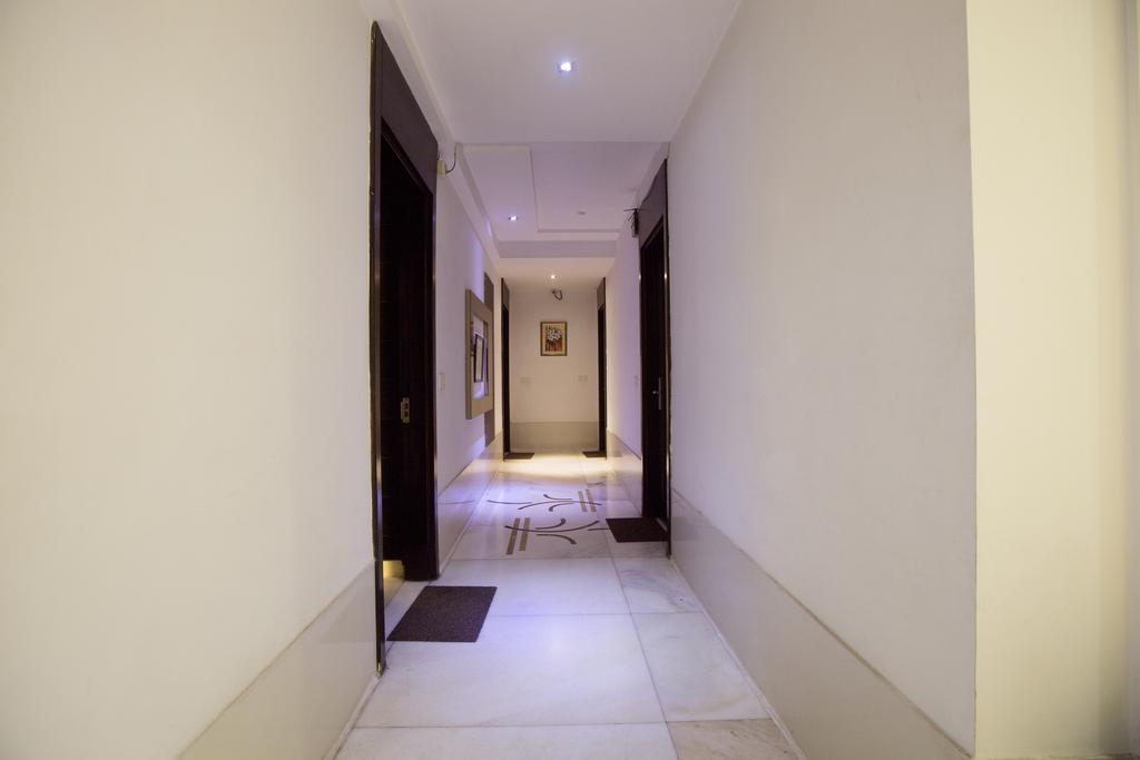 Hotel Krishna Deluxe-By Rcg Hotels Nueva Delhi Exterior foto